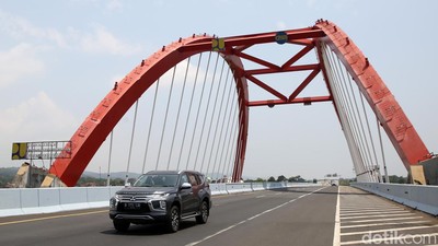 Gaspol Mudik Jakarta-Semarang Naik Pajero Sport Dakar
