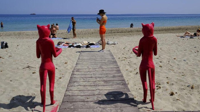 Gemerlap Dunia Malam di Pulau Ibiza Kembali Menggelegar