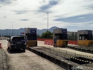 Cileunyi Dipadati Kendaraan, Exit Tol Gedebage Dibuka Sementara