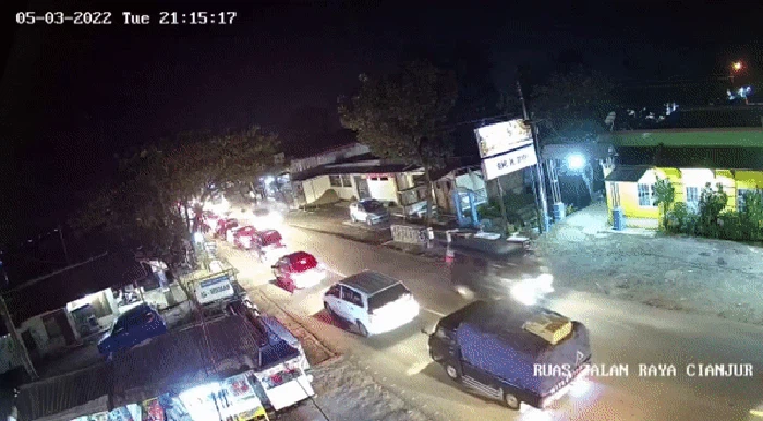 Arus lalin di Jalan Cianjur-Bandung Barat macet.