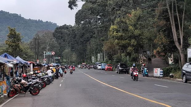Kawasasn Puncak, Cisarua, Bogor, Jawa Barat, Selasa (3/5/2022) petang.