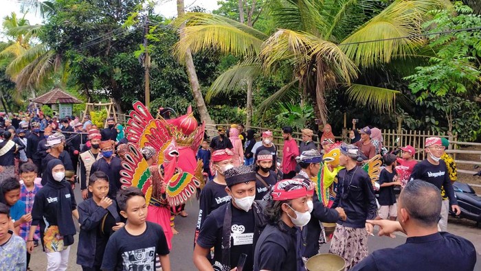 Kemeriahan Barong Ider Bumi Banyuwangi Setelah 2 Tahun Digelar Sederhana