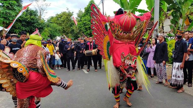 Kemeriahan Barong Ider Bumi Banyuwangi Setelah 2 Tahun Digelar Sederhana