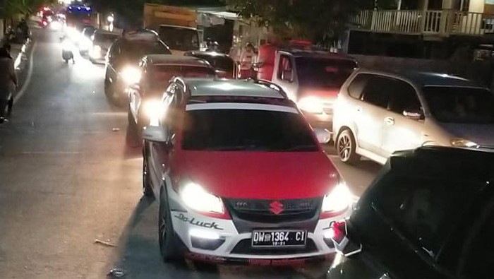 Kondisi lalu lintas masih macet di Poros Bulukumba-Bira menuju Kawasan Wisata Tanjung Bira.