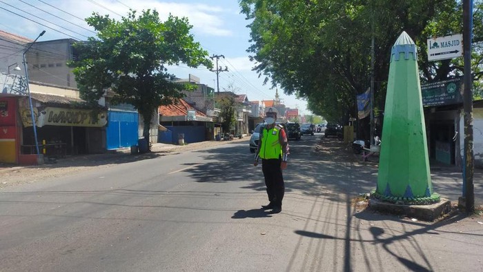 Lalin Manyar Gresik Arah Paciran sempat Macet