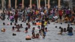 Pantai di Sejumlah Daerah Nggak Ada Sepinya Saat Libur Lebaran
