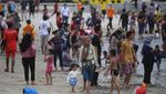 Libur Lebaran, Pantai Ancol Diserbu Warga