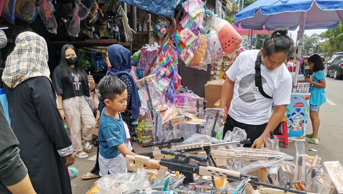 Mainan impor China jadi Raja di Pasar Gembrong