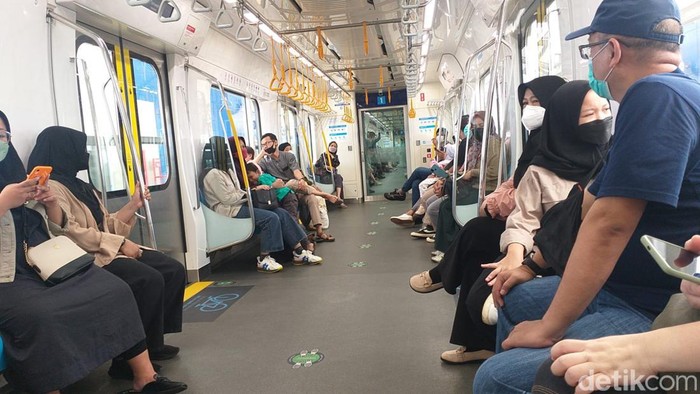 MRT Jakarta di hari kedua Lebaran 2022