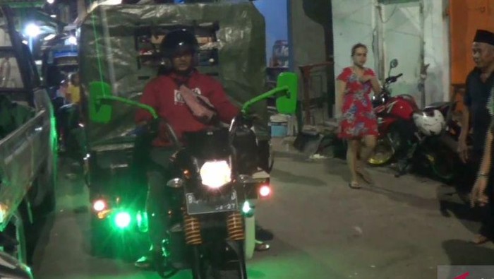 Mudik naik gerobak motor roda tiga dari Ancol ke Pemalang