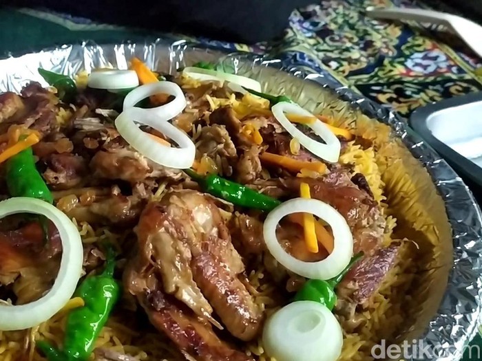 Nasi bukhari produksi warga Desa Gemuruh, Banjarnegara, yang laris saat Lebaran, Kamis (28/4/2022).