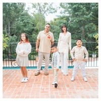 Setelah menjalani rehabilitasi narkoba, Nia Ramadhani dan Ardi Bakrie itu segera berangkat ke Amerika Serikat untuk liburan. Dalam berbagai postingan yang diunggahnya selama di sana, Nia pun terlihat selalu stylish. Foto: dok. Instagram @ramadhaniabakrie