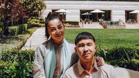 Paska melahirkan anak pertama, Nikita Willy dan Indra Priawan tetap tinggal di Amerika dan merayakan lebaran Idul Fitri di sana. Foto: instagram @nikitawillyofficial94