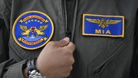 Awalnya, lulusan Akademi Angkatan Laut (AAL) angkatan 63 Tahun 2018 itu juga tidak menyangka bahwa dirinya menjadi satu dari beberapa perempuan di TNI AL yang dipilih menjadi penerbang. Karena awal masuk akademi AL ditempatkan di bagian perbekalan kapal KRI I Gusti Ngurah Rai (332), jenis Kapal Perusak Rudal (PKR)-2 yang bertugas menjaga bekal prajurit dalam sebuah misi kapal.