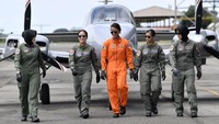Antusiasme di dunia penerbangan bagi perempuan juga cukup tinggi, namun tidak mudah menunjuk Kartini saat ini menjadi bagian dari keluarga besar Sang Rajawali Laut, sebab TNI AL perlu melakukan seleksi yang cukup ketat.