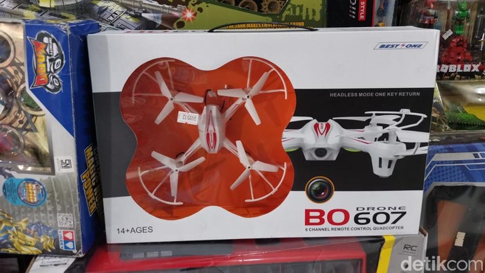 Penampakan drone murah meriah di Pasar Gembrong