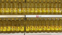 Stok minyak goreng saat ini sudah banyak ditemukan dengan mudah di rak-rak minimarket, seperti Alfamart dan Indomaret.