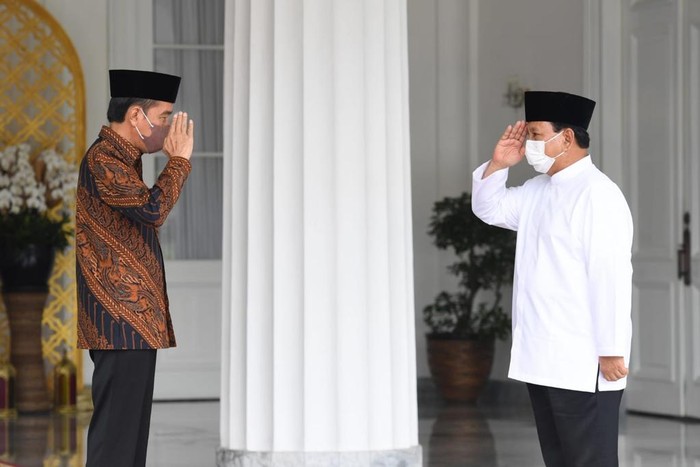 Prabowo dan Jokowi saling berikan hormat