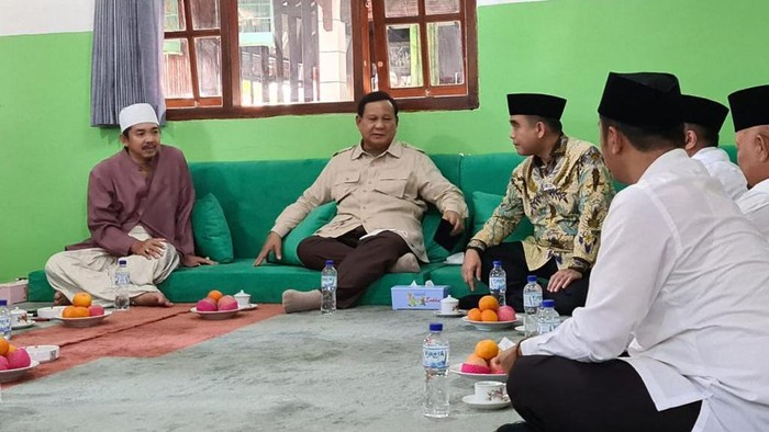 Prabowo Silaturahmi Lebaran ke Jatim, Bertemu Sejumlah Ulama-Khofifah
