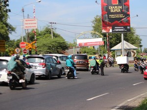Jalur Arteri Jombang Macet, Pemudik Diimbau Lewat Alternatif Jatipelem-Papar