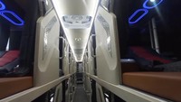 PO Harapan Jaya mengkategorikan bus ini ke dalam Super Suite dengan trayek Bitung ke Tulungagung dan melewati sejumlah wilayah titik penjemputan seperti Grogol dan Bekasi Timur. Layanan ini memulai perjalanan perdananya sejak 28 April 2022. Foto: Instagram @ptharapanjayaprima