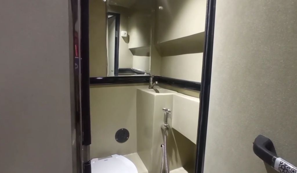Sleeper bus baru PO Harapan Jaya
