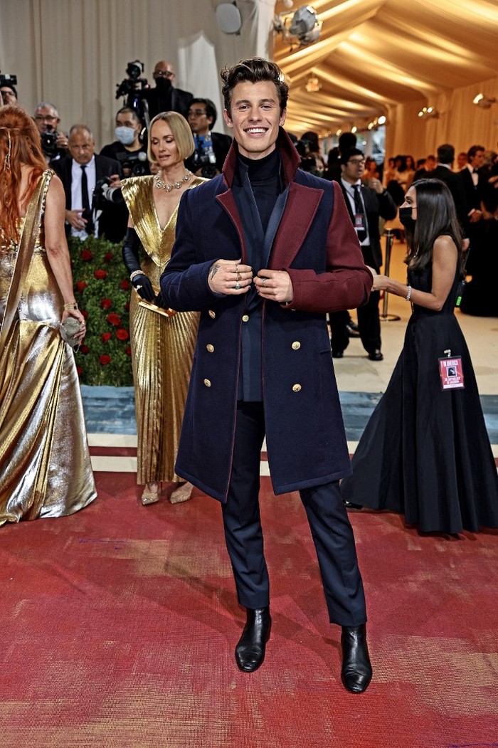 US-THE-2022-MET-GALA-CELEBRATING- NEW YORK, NEW YORK - MAY 02: Shawn Mendes attends The 2022 Met Gala Celebrating