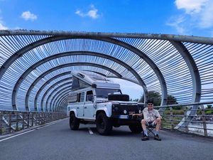 Pengalaman Warga Italia Keliling Dunia dengan Campervan Mampir Banyuwangi