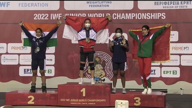 Lifter Indonesia, Windy Cantika Aisah, kembali mengharumkan nama Indonesia di kancah dunia. Ia memborong tiga emas dalam Kejuaraan Dunia Angkat Besi Junior 2022 yang berlangsung di Heraklion, Yunani, pada Selasa (3/5/2022).