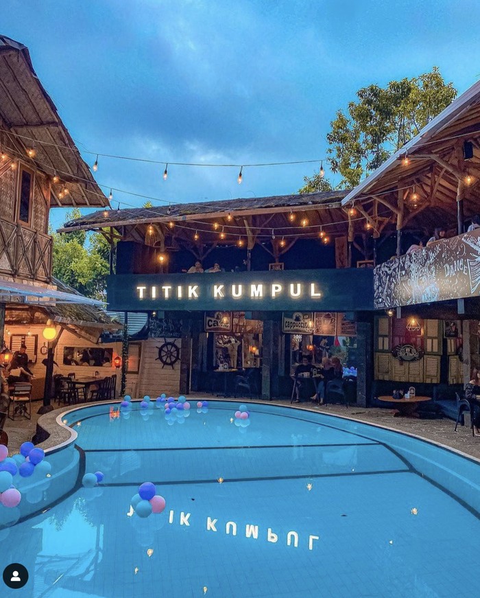 5 Coffee Shop di Jalur Puncak Buat Santai, Pemandangannya Keren!