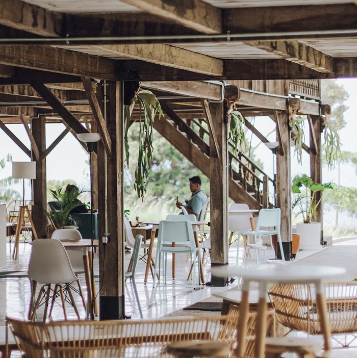 5 Coffee Shop di Jalur Puncak Buat Santai, Pemandangannya Keren!