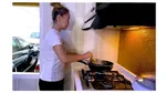 10 Potret Dapur Inul Daratista yang Mewah dan Bernuansa Coklat