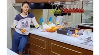 Pedangdut Inul Daratista dikenal memiliki kemampuan memasak yang baik. Bahkan melalui channel YouTubenya ia sering membagikan resep masakan. Foto: YouTube/Instagram