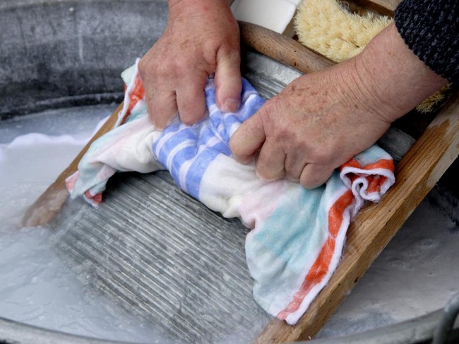 Mencuci baju tanpa mesin cuci