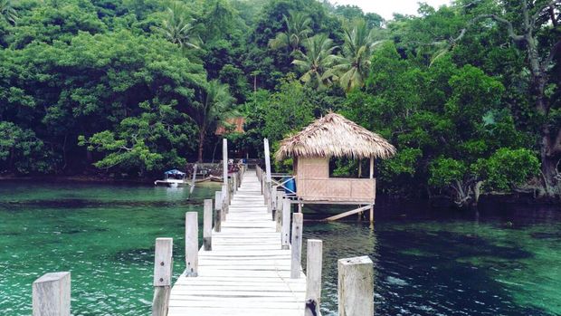 Indahnya panorama Pantai Punagaan Selayar.