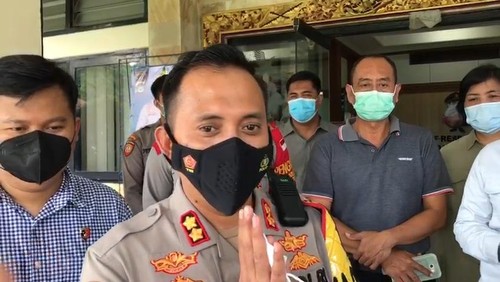 Kapolres Tabanan AKBP Ranefli Dian Candra saat memberikan keterangan soal perkembangan kasus dugaan penculikan di Banjar Mengening, Desa Nyitdah, Kediri, Tabanan.