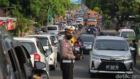 Dari jumlah tersebut diketahui Pantai Parangtritis merupakan destinasi yang paling favorit dikunjungi dengan jumlah wisatawan sebanyak 24.170 orang.