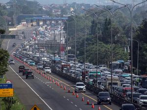 Antisipasi Macet, Contraflow Diterapkan di Tol Jagorawi Arah Jakarta