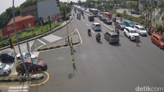 Kondisi jalur arteri Jombang, Simpang 3 masjid Moeldoko