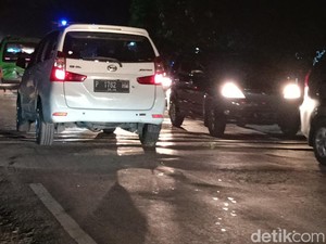 Penderitaan Pemudik Terjebak Kepadatan di Jalur Probolinggo-Lumajang