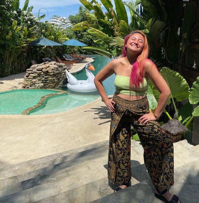 Marshanda sangat menghindari makanan instan karena tinggi akan sodium atau garam, kalori serta lemak. Selain itu makanan instan juga minim nutrisi. Foto: Instagram/@marshanda99