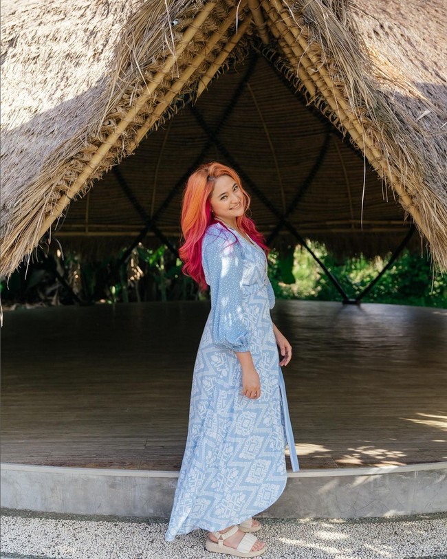 Marshanda pernah mengalami kenaikan berat badan karena pengobatan untuk mengatasi gangguan bipolar. Foto: Instagram/@marshanda99