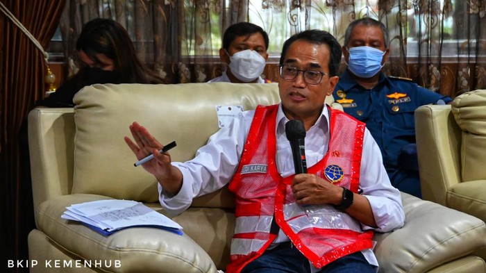 Menko PMK Muhadjir, Menhub Budi Karya dan Menteri BUMN Erick Thohir mengecek kesiapan arus balik