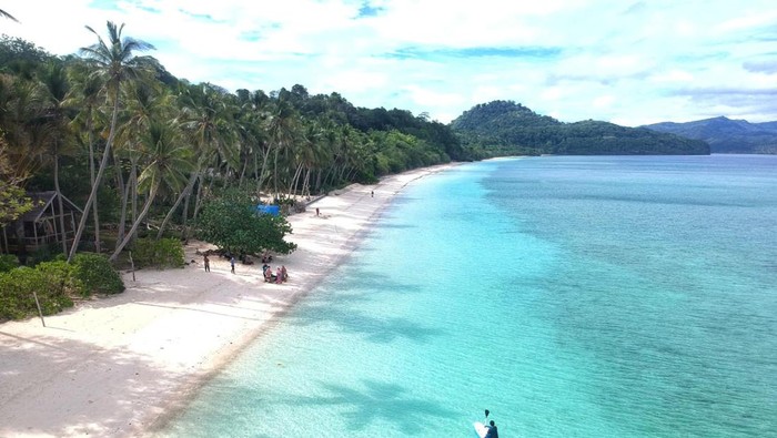 Pantai Pinang Selayar.