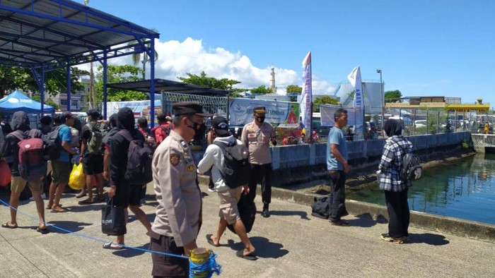 Penumpang di Pelabuhan Nusantara Parepare, Sulsel sudah mulai ramai oleh penumpang arus balik mudik yang hendak menuju Balikpanan, Kaltim.