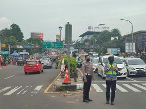 Cerita Mereka yang Tak Jumpa Keluarga demi Atur Lalin Saat Libur Lebaran
