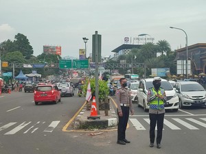 Cerita Mereka yang Tak Jumpa Keluarga demi Atur Lalin Saat Libur Lebaran
