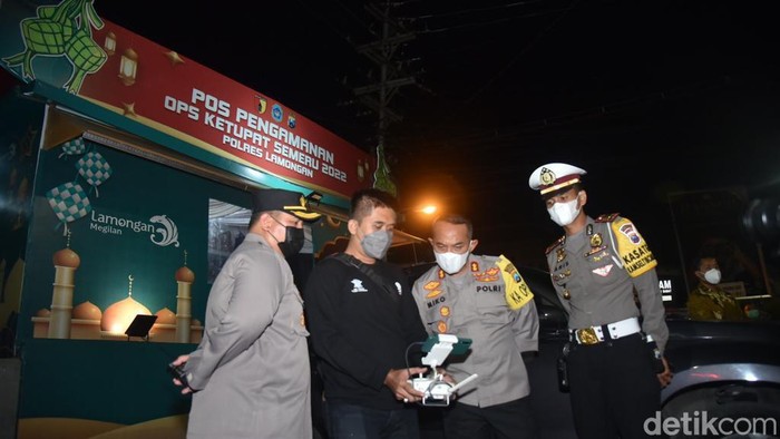 Polres Lamongan memantau arus lalu lintas dari drone