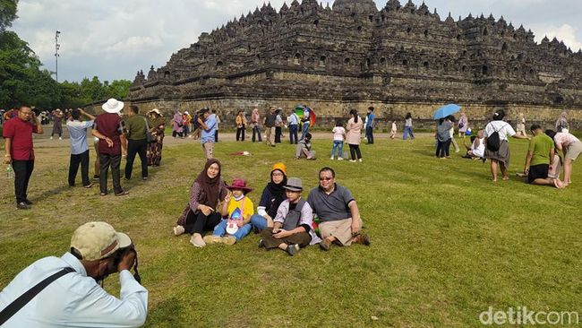Larangan Naik ke Candi Borobudur Pengaruhi Jumlah Wisatawan?