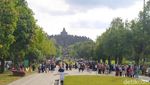 Ramai Banget, Candi Borobudur Diserbu Belasan Ribu Wisatawan Hari Ini